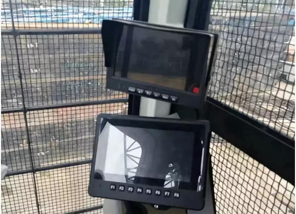 碩博電子顯示屏在宇通重工強夯機的應用.jpg 碩博電子顯示屏在宇通重工強夯機的應用.jpg